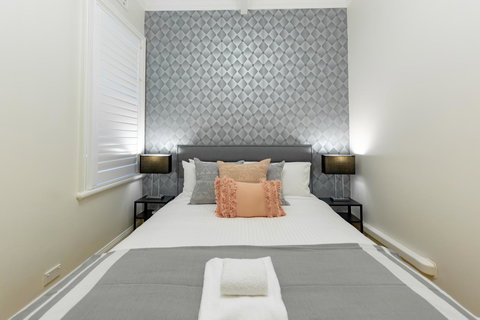 Heritage Townhouse Near Harbour Bridge - New South Wales Tourism  11