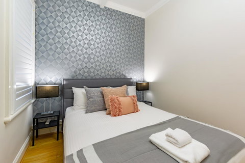 Heritage Townhouse Near Harbour Bridge - New South Wales Tourism  27