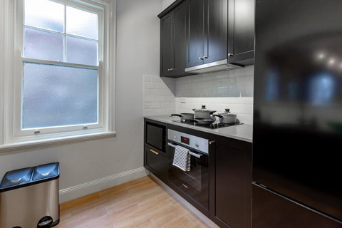 Heritage Townhouse Near Harbour Bridge - New South Wales Tourism  21