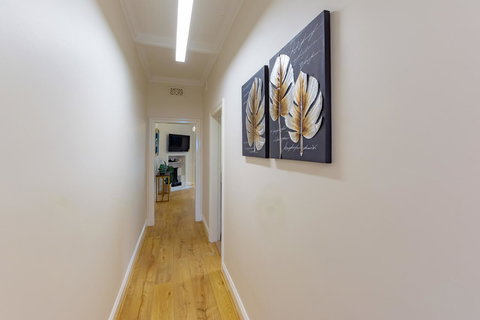 Heritage Townhouse Near Harbour Bridge - New South Wales Tourism  12