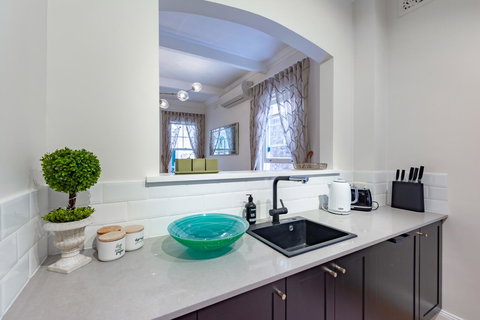 Heritage Townhouse Near Harbour Bridge - New South Wales Tourism  35