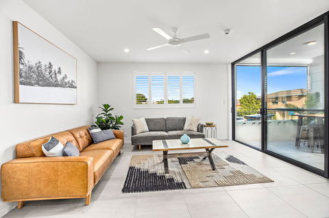 Rockpool 2 Sawtell Beach - Just Steps To Restaurants And 2 Min Stroll To Beach! - New South Wales Tourism  0