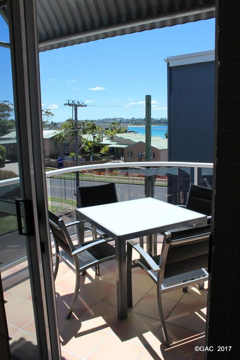 Mollymook Cove Apartments - New South Wales Tourism  18