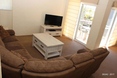 Mollymook Cove Apartments - New South Wales Tourism  14