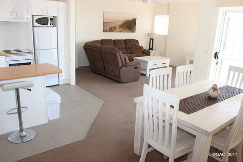 Mollymook Cove Apartments - New South Wales Tourism  29