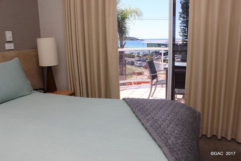 Mollymook Cove Apartments - New South Wales Tourism  6