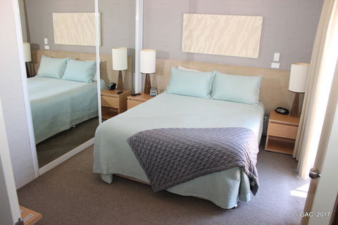 Mollymook Cove Apartments - New South Wales Tourism  33