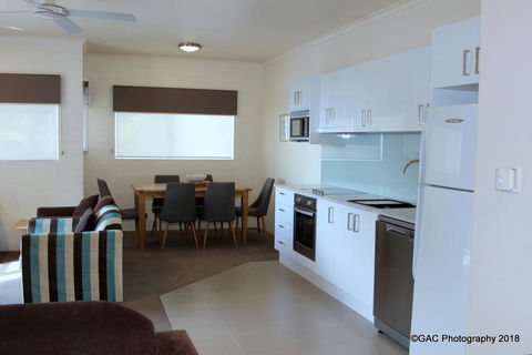 Mollymook Cove Apartments - New South Wales Tourism  15