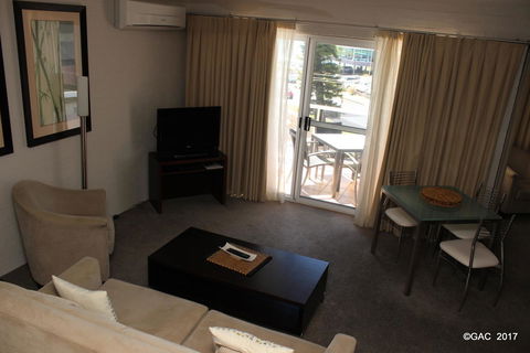 Mollymook Cove Apartments - New South Wales Tourism  10