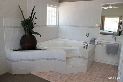 Mollymook Cove Apartments - New South Wales Tourism  8