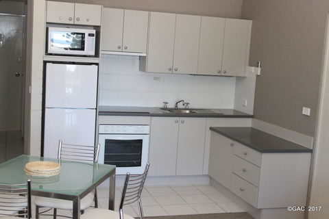 Mollymook Cove Apartments - New South Wales Tourism  23