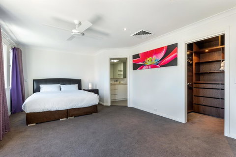 Kensington Self-Contained Modern House (89BROM) - New South Wales Tourism  14