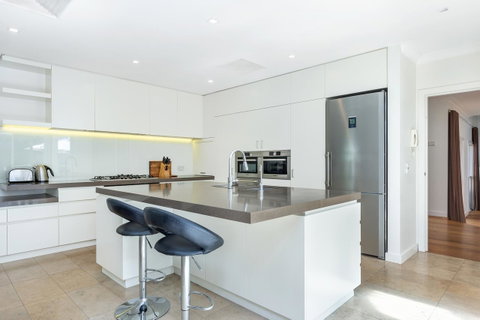 Kensington Self-Contained Modern House (89BROM) - New South Wales Tourism  18