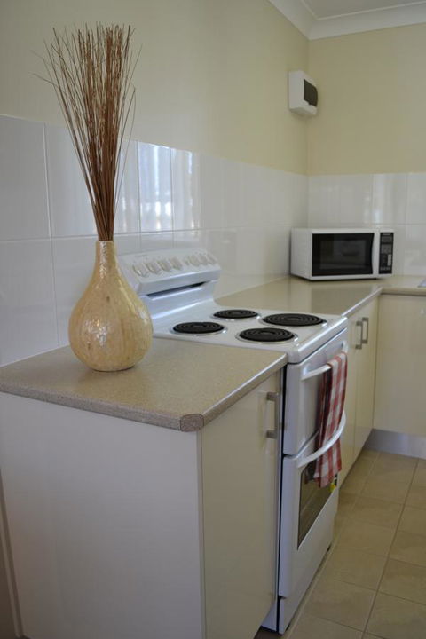 Sundial Holiday Units - New South Wales Tourism  17