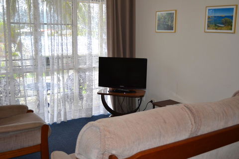 Sundial Holiday Units - New South Wales Tourism  36