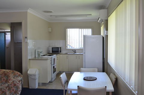 Sundial Holiday Units - New South Wales Tourism  39