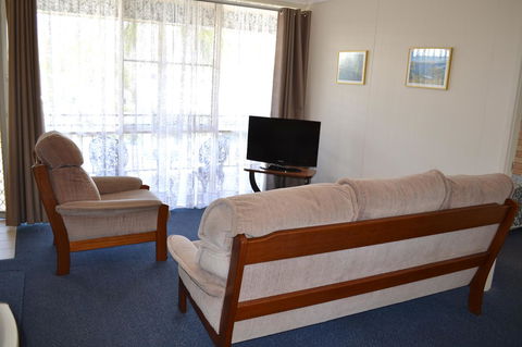 Sundial Holiday Units - New South Wales Tourism  16