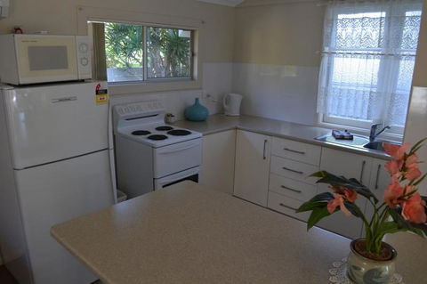 Sundial Holiday Units - New South Wales Tourism  4