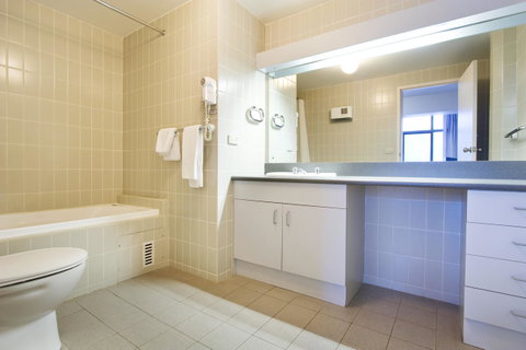 Lantern 1 Bedroom Balcony With Panoramic View - New South Wales Tourism  12