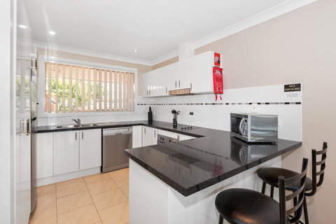 Colonial Court Villas - New South Wales Tourism  17