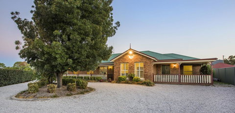 Colonial Court Villas - New South Wales Tourism  4