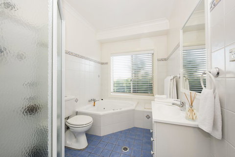 Colonial Court Villas - New South Wales Tourism  10