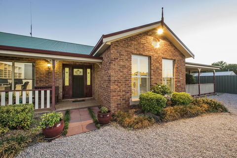 Colonial Court Villas - New South Wales Tourism  1