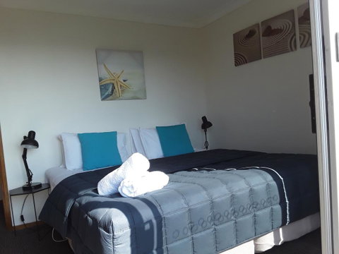 Narooma Golfers Lodge - New South Wales Tourism  13