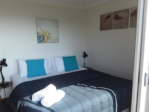 Narooma Golfers Lodge - New South Wales Tourism  23