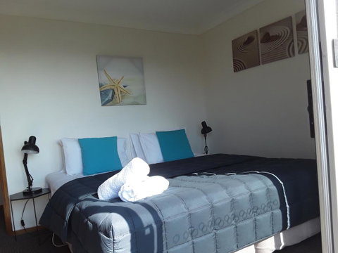 Narooma Golfers Lodge - New South Wales Tourism  15