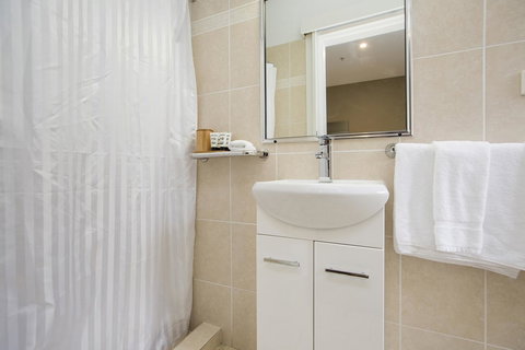 CH Boutique Hotel & Apartments, Ascend Hotel Collection - New South Wales Tourism  36