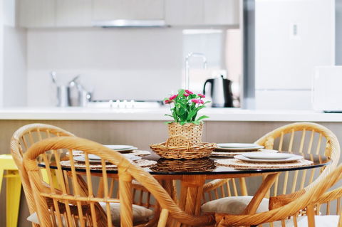 Modern & Cosy 2-Bedroom Apartment Hornsby - New South Wales Tourism  7