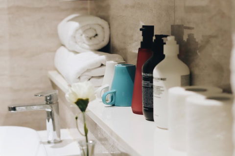 Modern & Cosy 2-Bedroom Apartment Hornsby - New South Wales Tourism  11