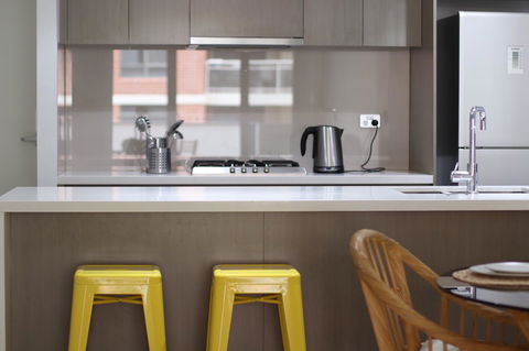 Modern & Cosy 2-Bedroom Apartment Hornsby - New South Wales Tourism  8