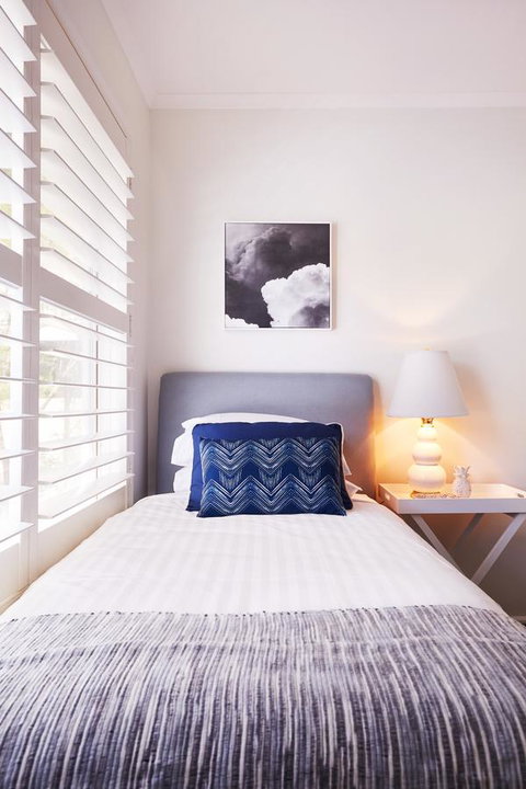 Bright And Spacious Family Home With Leafy Deck - New South Wales Tourism  26