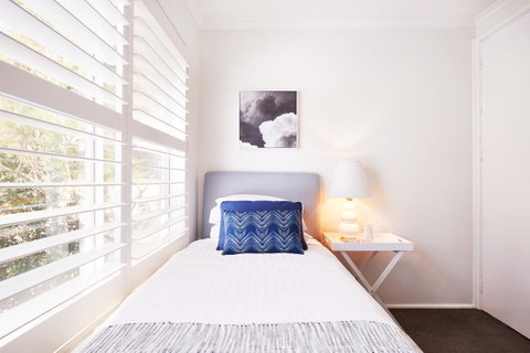 Bright And Spacious Family Home With Leafy Deck - New South Wales Tourism  25