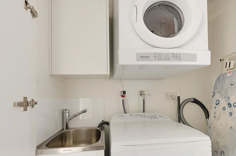 Wyndel Apartments Neutral Bay - Military - New South Wales Tourism  11