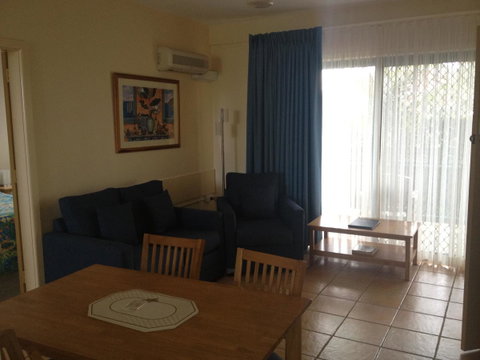 Oxley Cove Holiday Apartment - New South Wales Tourism  15
