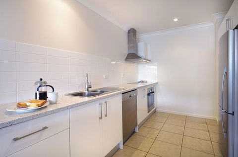 Macquarie Waters Boutique Apartment Hotel - New South Wales Tourism  17
