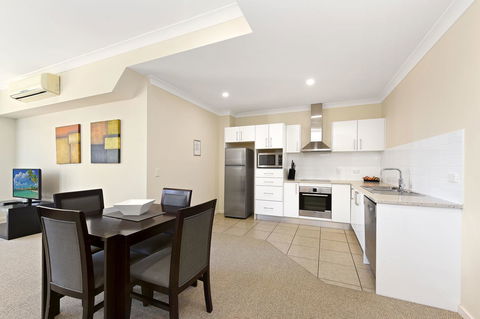 Macquarie Waters Boutique Apartment Hotel - New South Wales Tourism  6