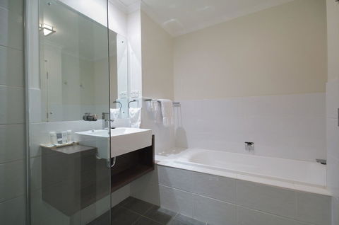 Macquarie Waters Boutique Apartment Hotel - New South Wales Tourism  20