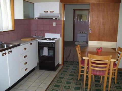 Glenwood Tourist Park & Motel - New South Wales Tourism  9