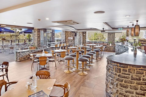 Banjo Paterson Inn - New South Wales Tourism  8