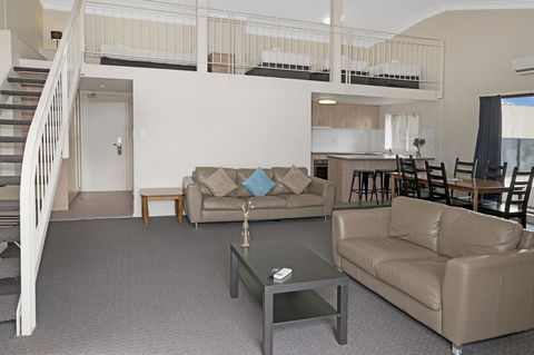 Banjo Paterson Inn - New South Wales Tourism  28