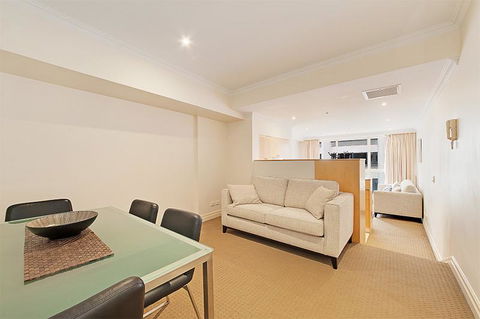 Wyndel Apartments Sydney CBD - Bond - New South Wales Tourism  9