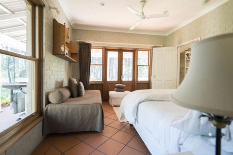 Thistle Hill Guesthouse - Walk To Many Wineries And Restaurants - New South Wales Tourism  36