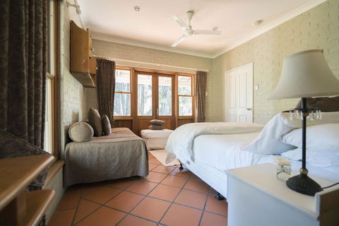 Thistle Hill Guesthouse - Walk To Many Wineries And Restaurants - New South Wales Tourism  38