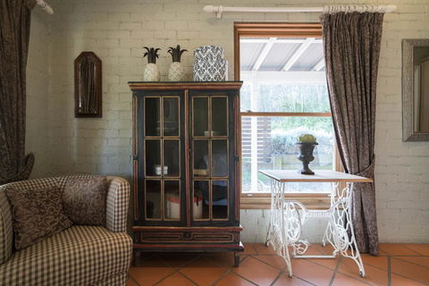 Thistle Hill Guesthouse - Walk To Many Wineries And Restaurants - New South Wales Tourism  24