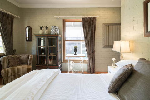 Thistle Hill Guesthouse - Walk To Many Wineries And Restaurants - New South Wales Tourism  26