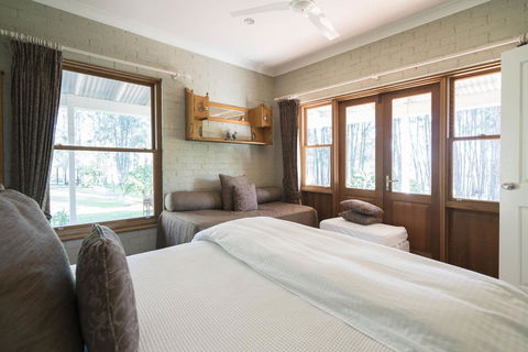 Thistle Hill Guesthouse - Walk To Many Wineries And Restaurants - New South Wales Tourism  37